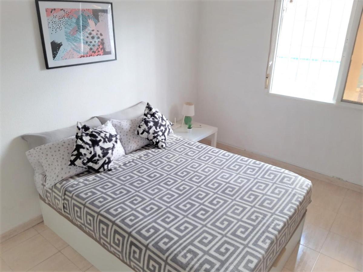 Pretty Studio With Swimming Pool Торрев'єха Екстер'єр фото